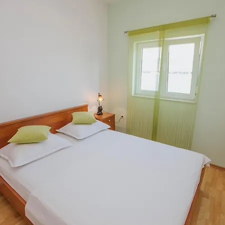 Marinela Apartment *